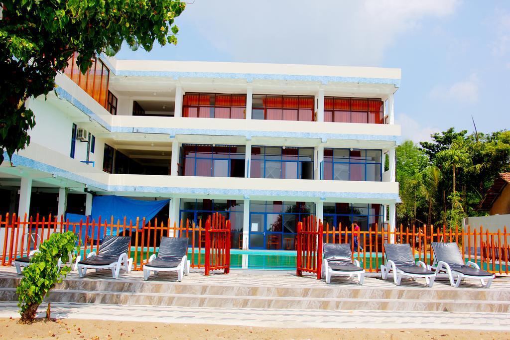 Paradise Beach Resort & Diving School Mirissa Exteriör bild